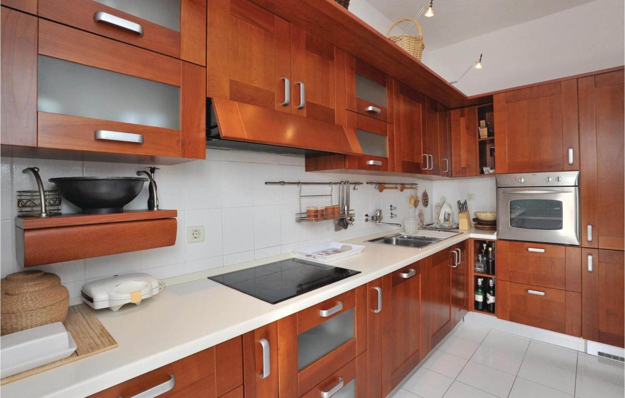 3 Bedroom Gorgeous Home In Makarska Exterior foto